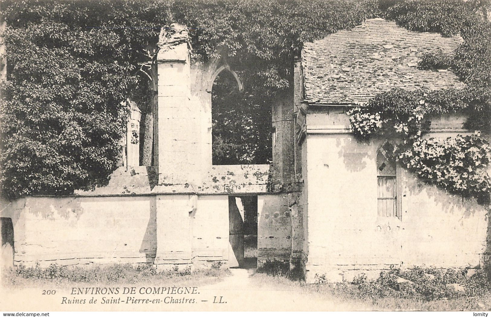 Destockage lot de 48 cartes postales CPA de l' Oise Chantilly Pont Sainte Maxence Beauvais Creil Noyon Compiegne Boran