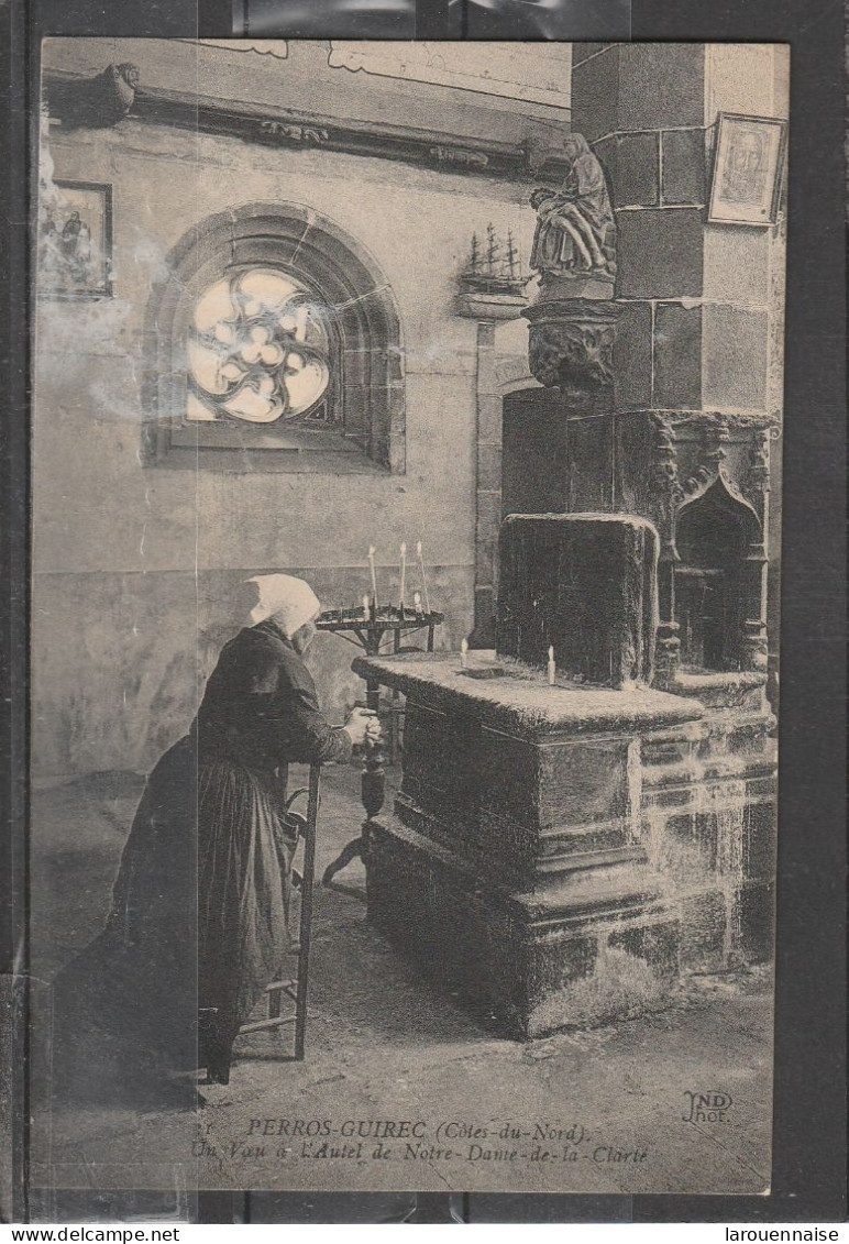 22 - PERROS GUIREC - Un Voeu à L' Autel Notre Dame De La Clarté - Perros-Guirec