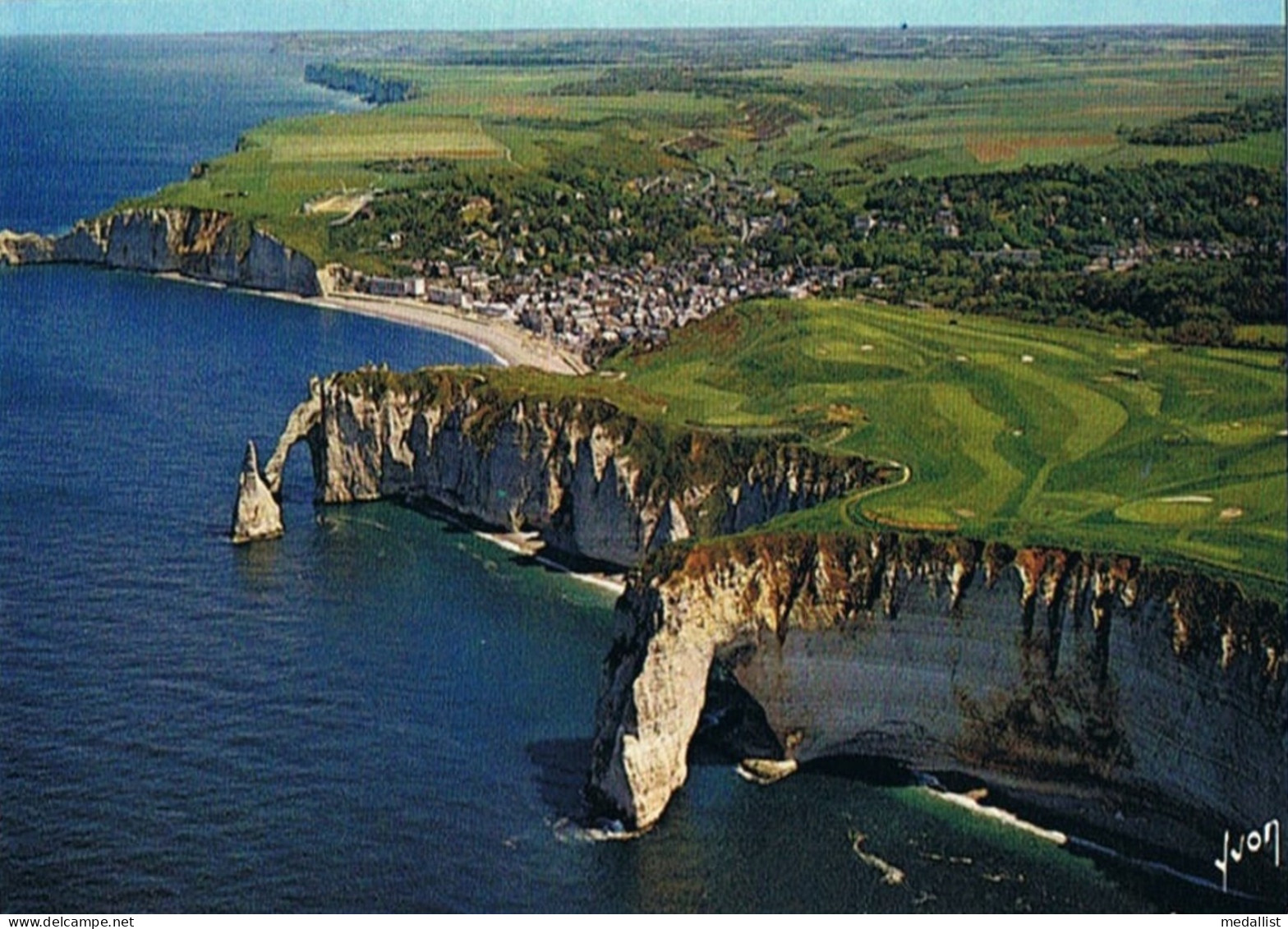 CPM..76..ETRETAT..PHOTO AERIENNE - Etretat