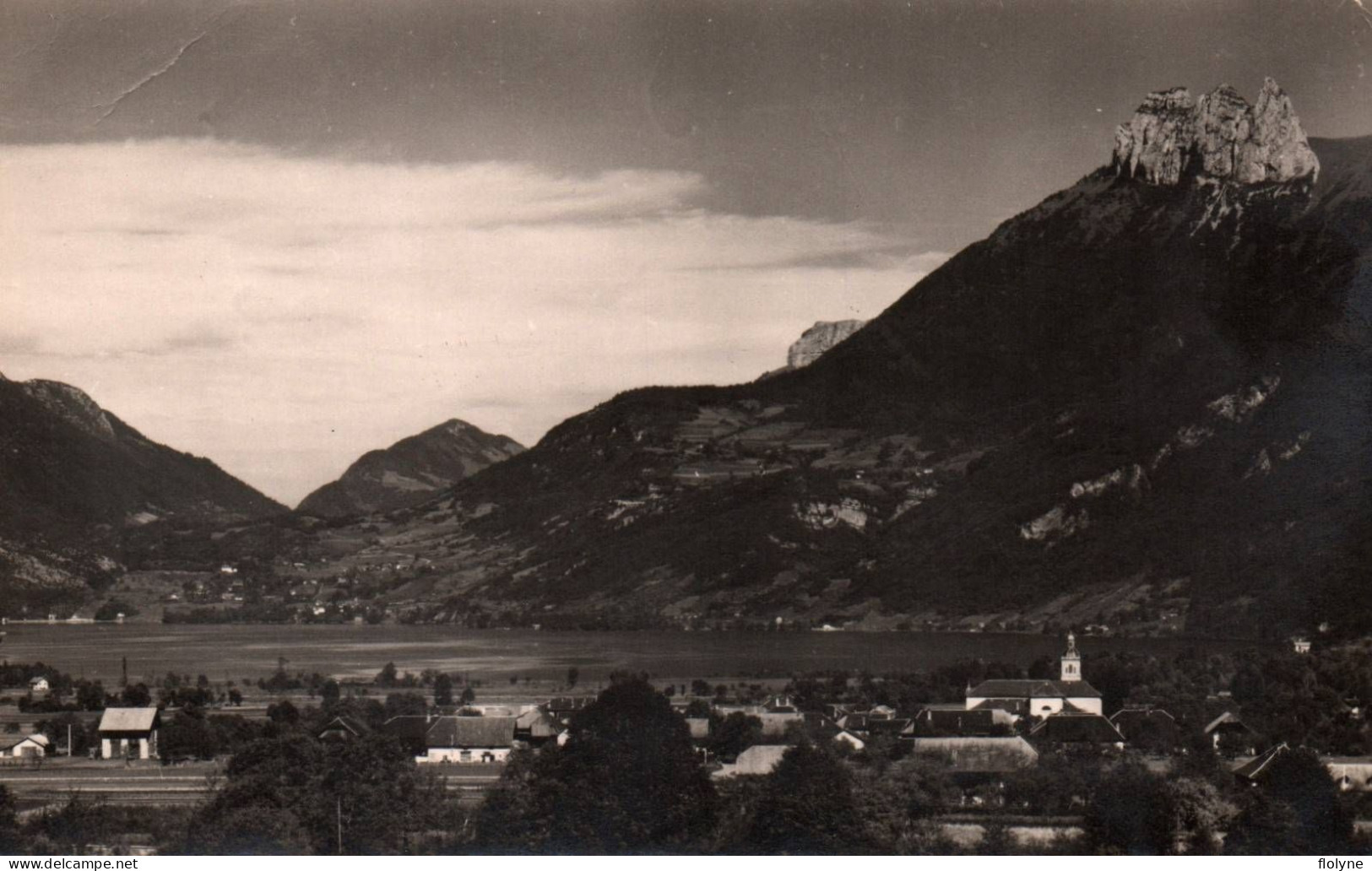 Doussard - Vue Générale Du Village - Les Dents De Lanfon - Le Lac D'annecy - Doussard