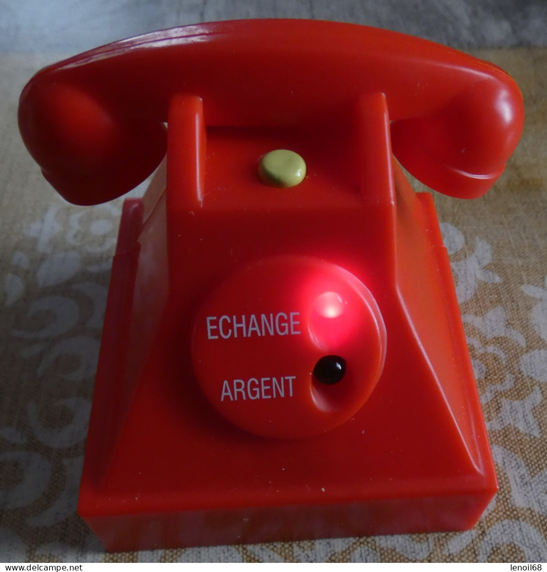 Téléphone Rouge En Plastique Pour Jeu "à Prendre Ou à Laisser" - Andere & Zonder Classificatie