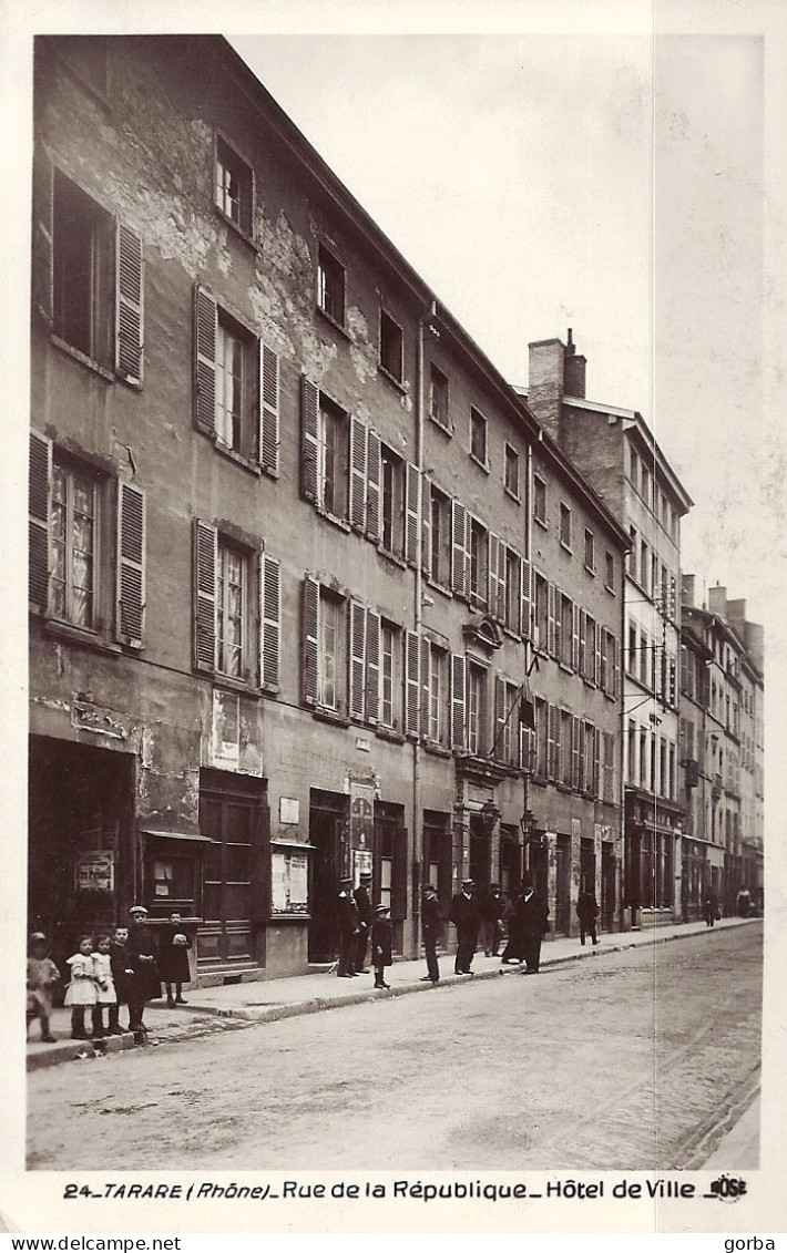 *CPA - 69 TARARE - Rue De La République - Hôtel De Ville - Tarare