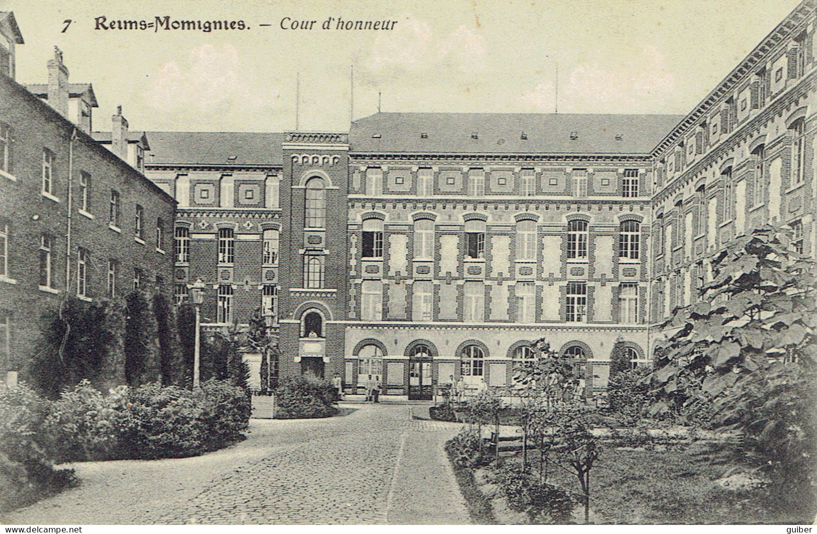 Reims-momignies Cour D'honneur N°7  - Momignies