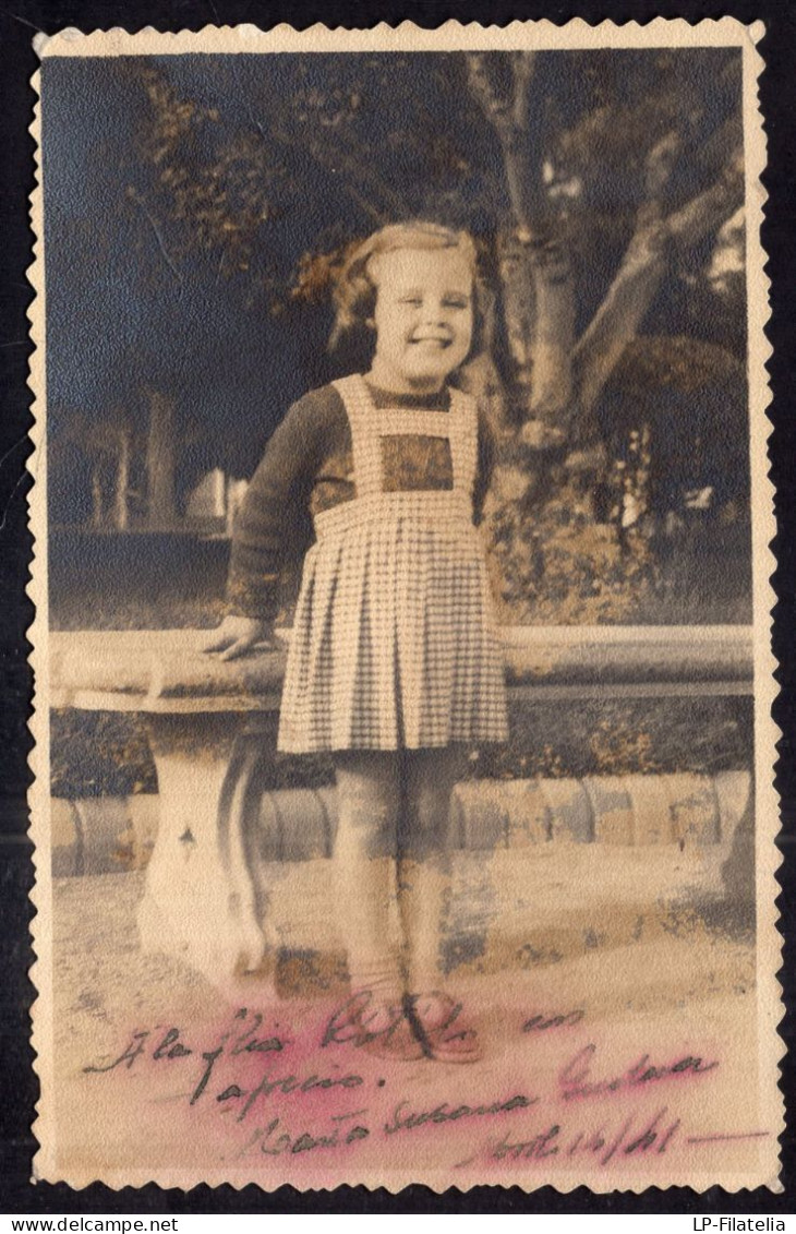 Postcard - 1941 - Little Girl Posing - Ritratti