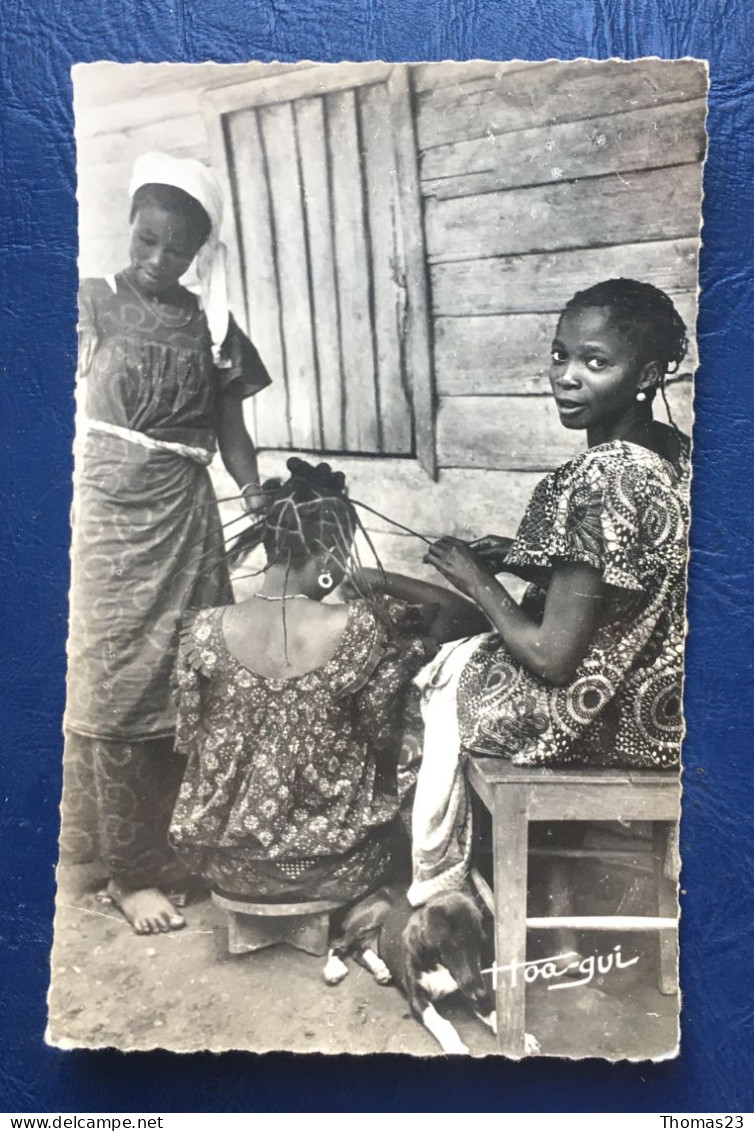 Femmes Basoundis Se Coiffant, Lib "Au Messager", N° 188 - Brazzaville