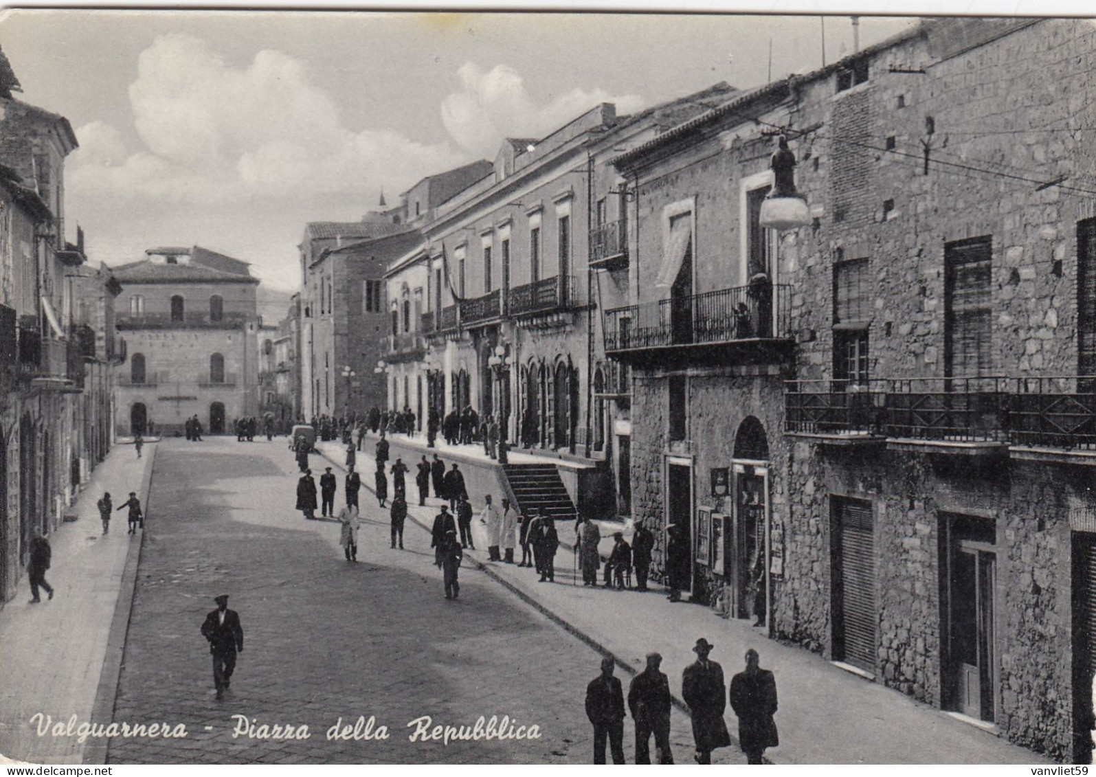 VALGUARNERA-ENNA-PIAZZA DELLA REPUBBLICA-BELLA E ANIMATA CARTOLINA VERA FOTOGRAFIA- VIAGGIATA IL 14-8-1955 - Enna