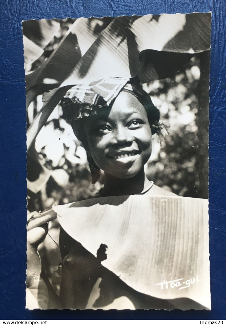 Jeune Fille, Lib "Au Messager", N° 197 - Guinée