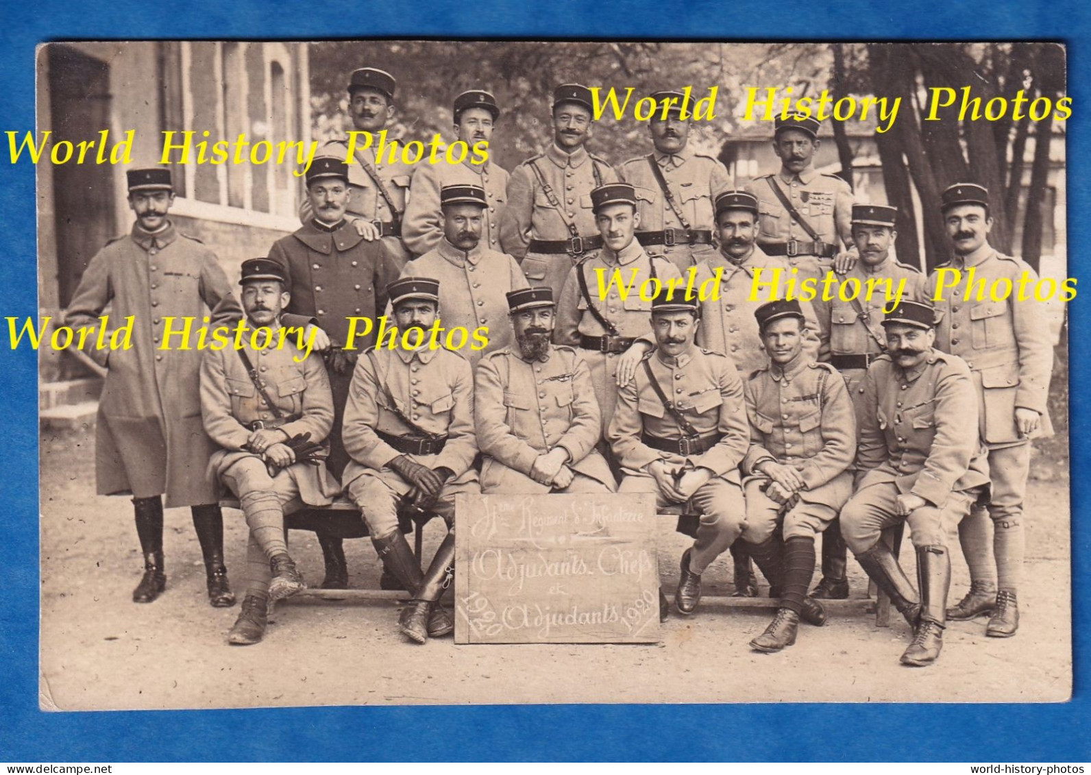 CPA Photo - AUXERRE ? - Beau Portrait Soldat Adjudant Du 4e Régiment D' Infanterie - 1920 - Uniforme Képi Médaille WW1 - Uniformi