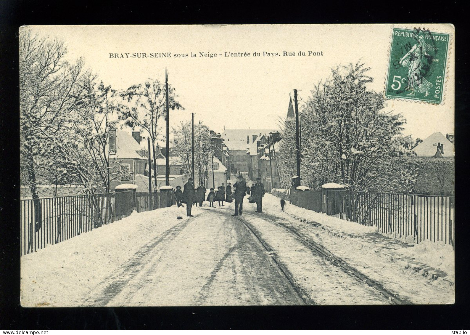 77 - BRAY-SUR-SEINE - RUE DU PONT SOUS LA NEIGE - Bray Sur Seine