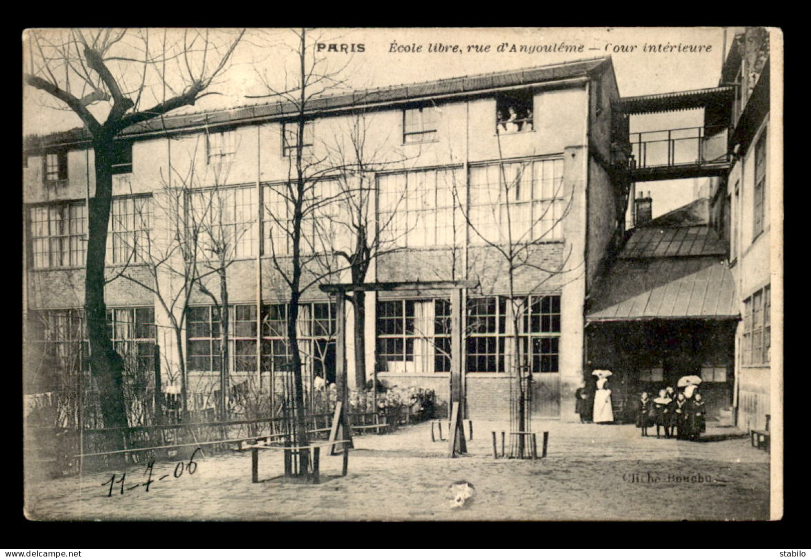 75 - PARIS 11EME - ECOLE LIBRE RUE D'ANGOULEME - LA COUR INTERIEURE - Distretto: 11