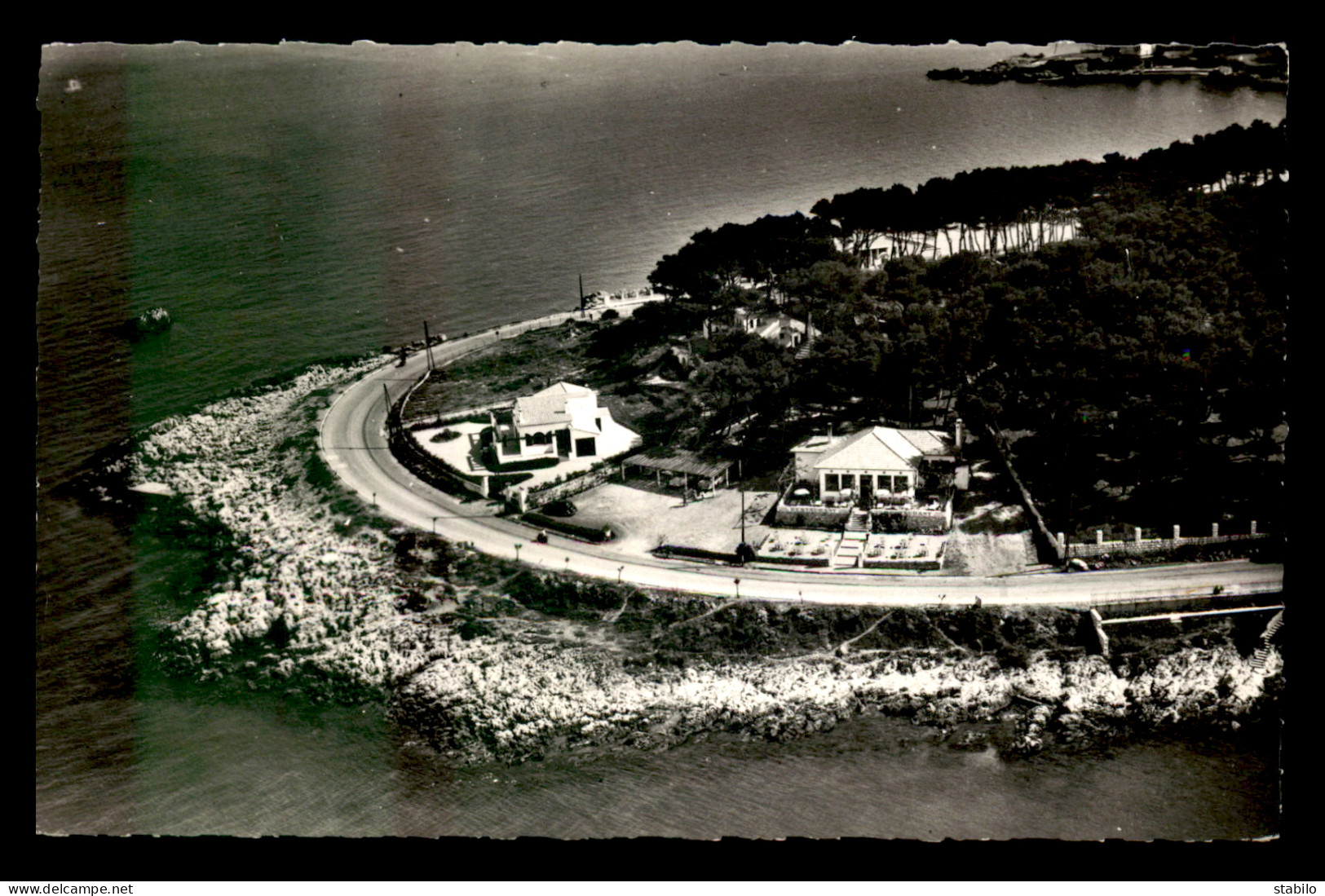 06 - CAP-D'ANTIBES - VUE AERIENNE - LA POINTE BACON - Cap D'Antibes - La Garoupe