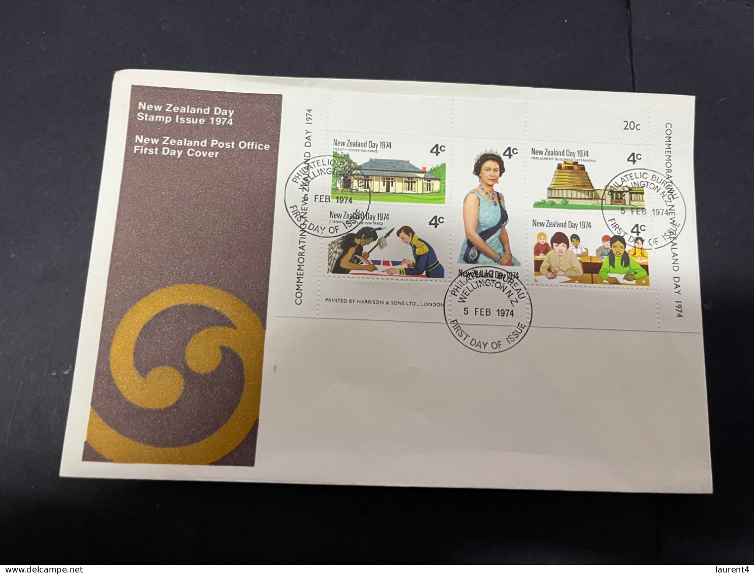 23-4-2024 (2 Z 49) FDC - New Zealand - 1974 - Queen Elizabeth II (19 X 12,8 Cm = Large) - FDC