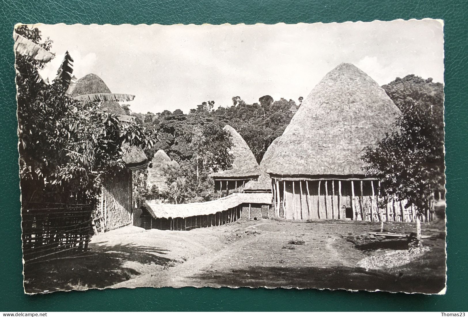 Bandjoum, Case Barnoum, Lib "Au Messager", N° 382 - Camerun