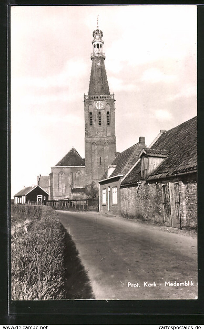 AK Medemblik, Prot. Kerk, Blick Zur Kirche  - Medemblik