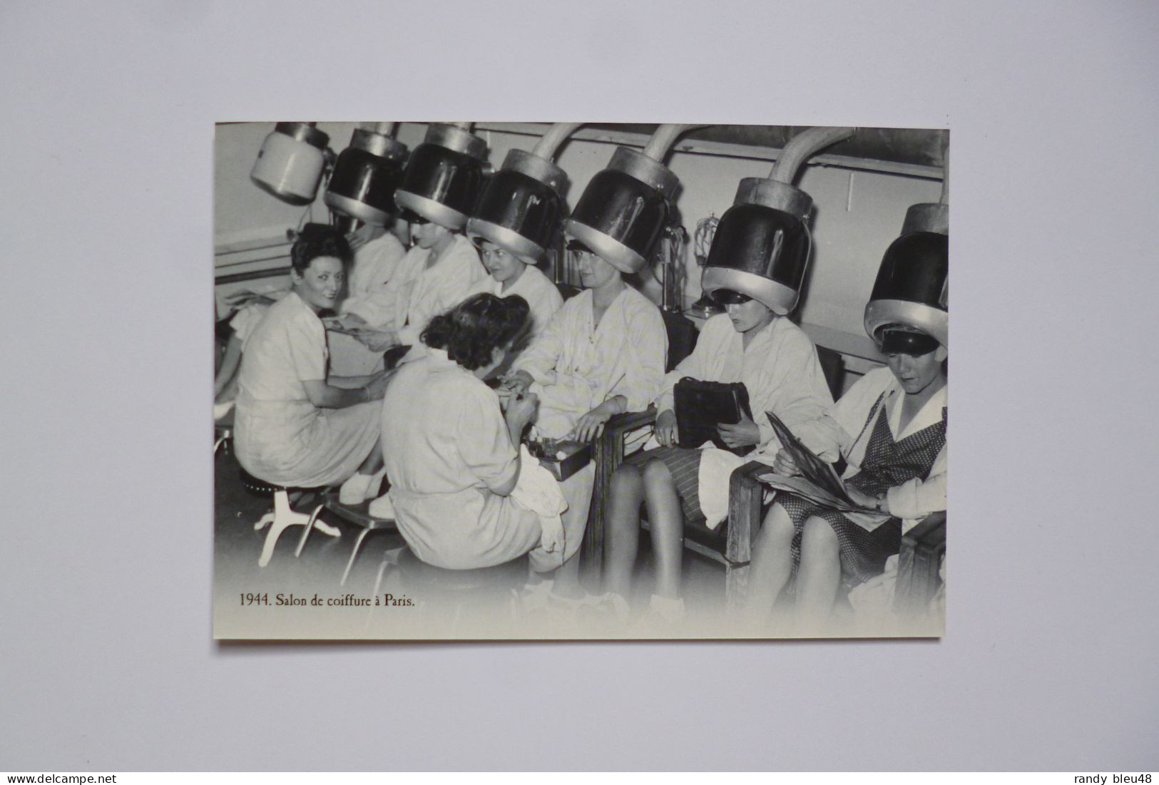 PARIS  -  Salon De Coiffure     ( 1944 )   -  éditions ATLAS - Artigianato