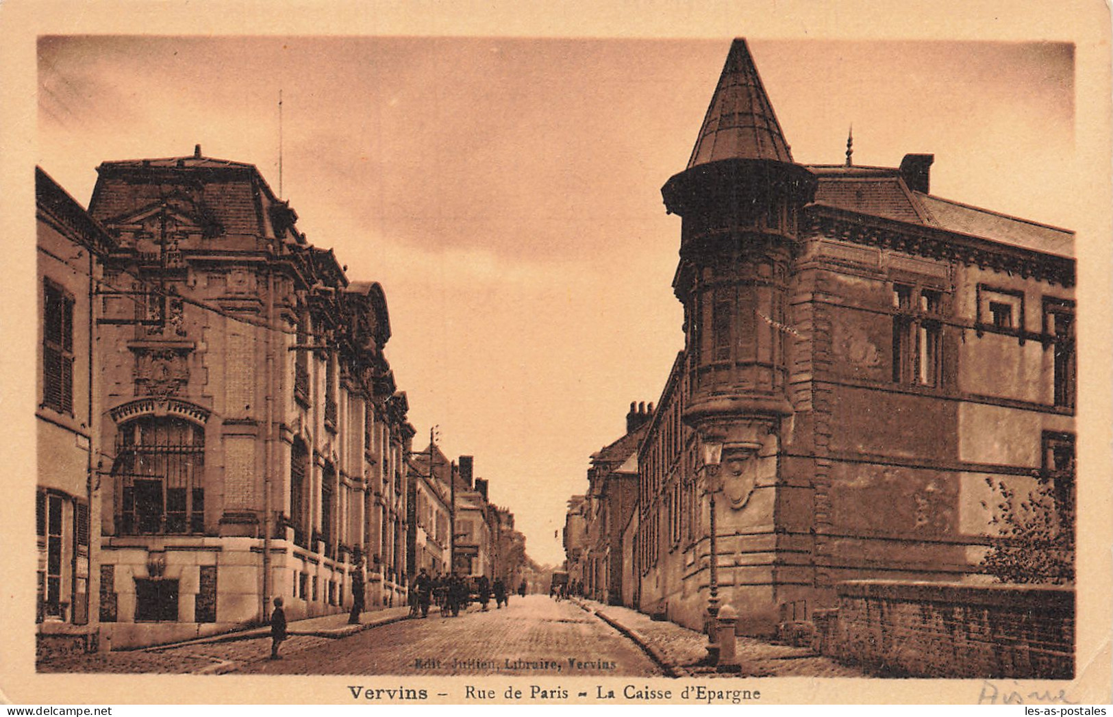 02  VERVINS LA RUE DE PARIS - Vervins