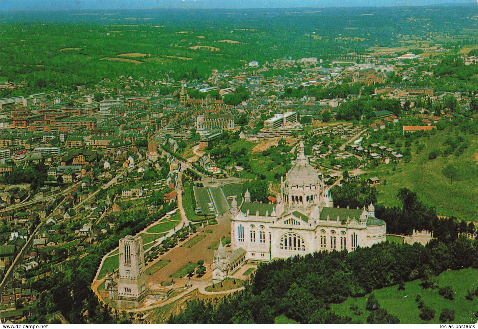 14 LISIEUX LA BASILIQUE - Lisieux