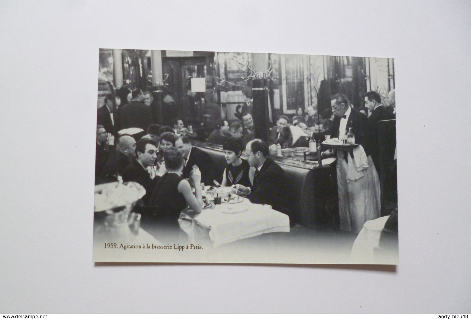 PARIS  -  Agitation à Ola Brasserie  Lipp    -   ( 1959 )   -  éditions ATLAS - Cafés, Hoteles, Restaurantes