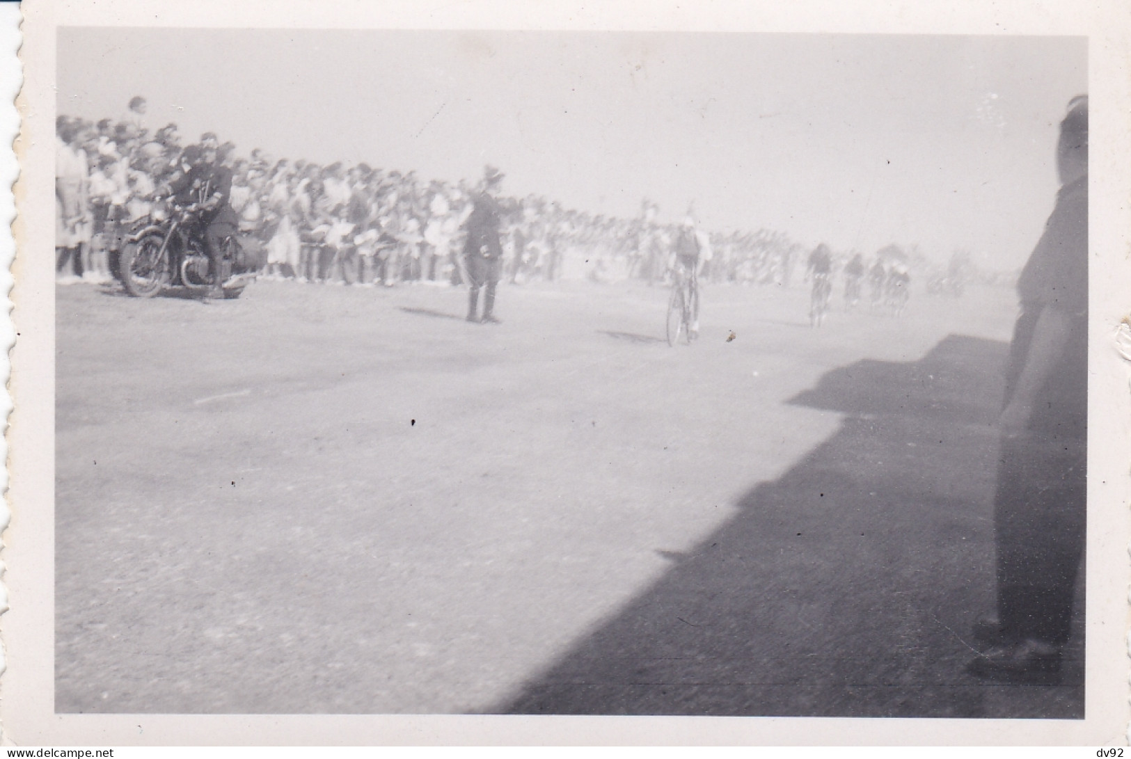 CYCLISME ARRIVEE DE PARIS CAYEUX (SOMME) 1949 - Cycling