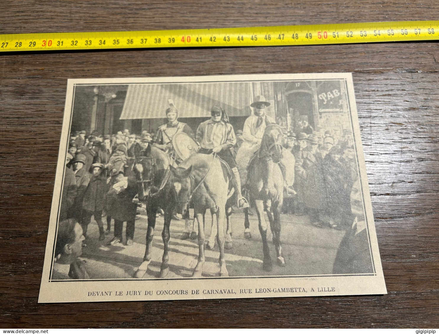 1930 GHI14 DEVANT LE JURY DU CONCOURS DE CARNAVAL, RUE LEON-GAMBETTA, A LILLE - Collections