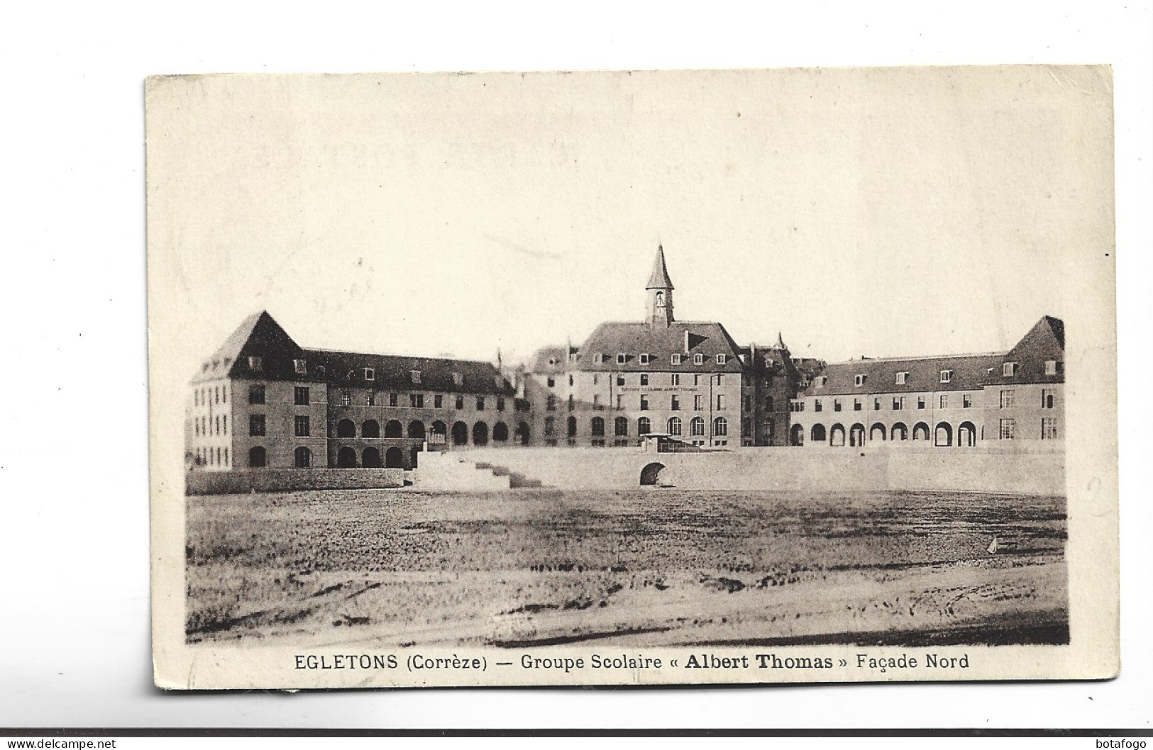 CPA DPT 19 EGLETONS , GROUPE SCOLAIRE ALBERT THOMAS ! (voir Timbre) - Egletons