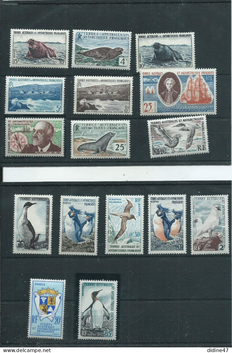 T A  A  F- Lot De Timbres Neufs** - Collections, Lots & Series