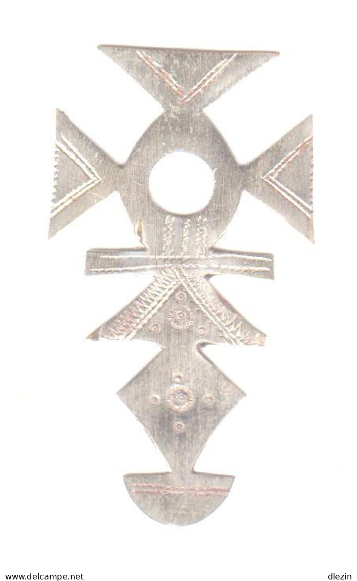 Croix De Takadeda. Fabrication Artisanale. Métal Léger. Uniface. Se Portait En Bélière. - Armée De Terre