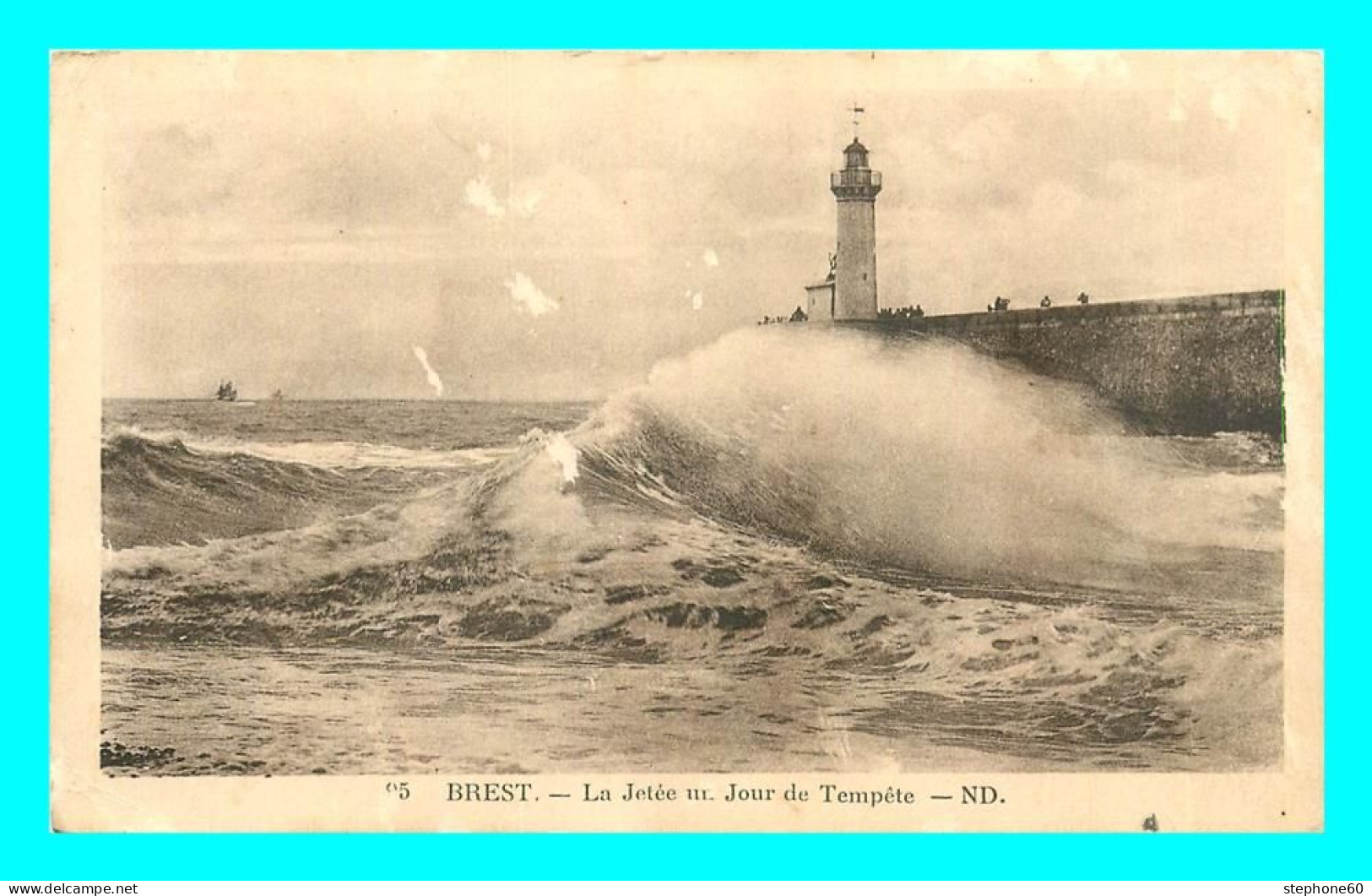 A763 / 477 29 - BREST La Jetée Un Jour De Tempête - Phare - Brest