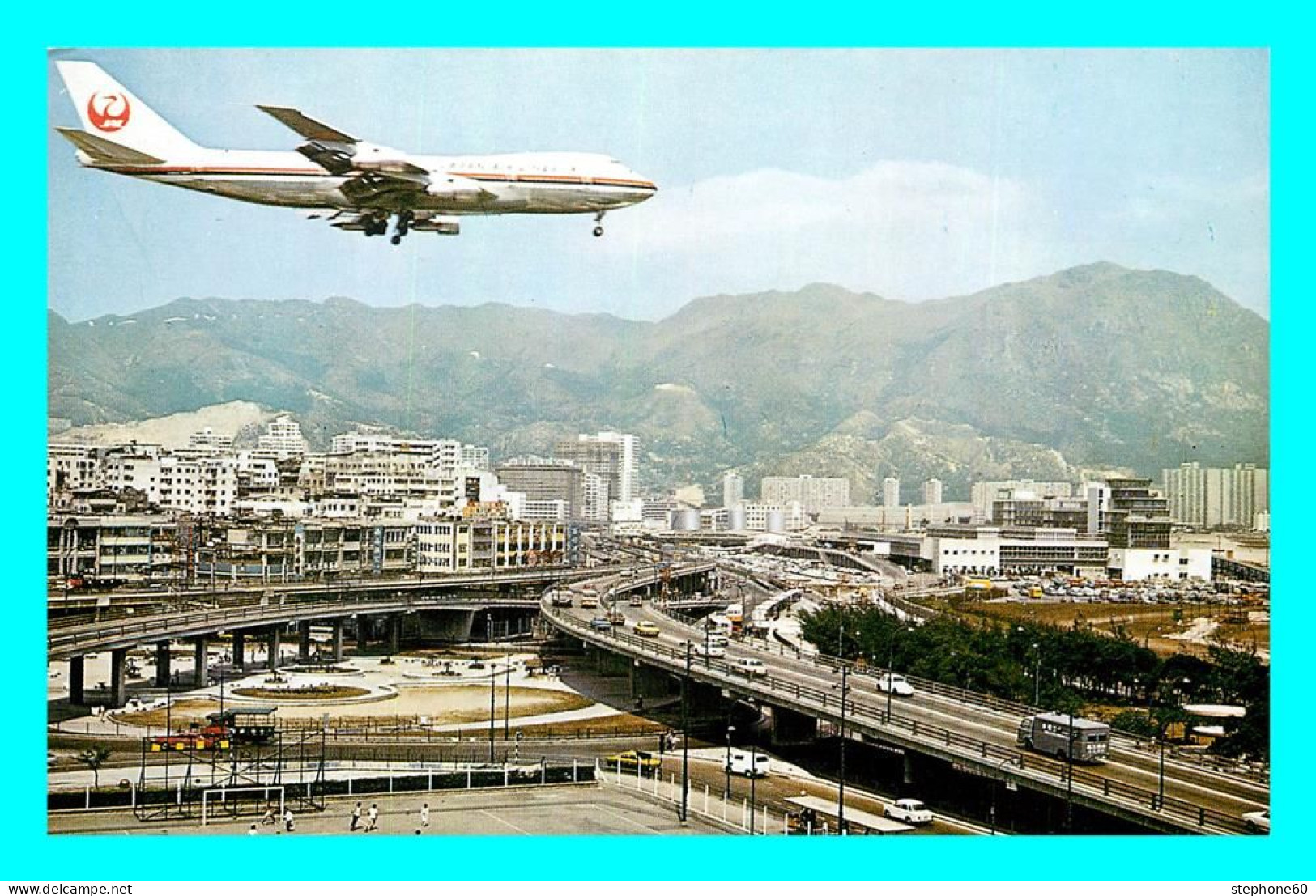 A768 / 371 HONG KONG View Of Plane Landing From Lung Tseung Road - Cina (Hong Kong)