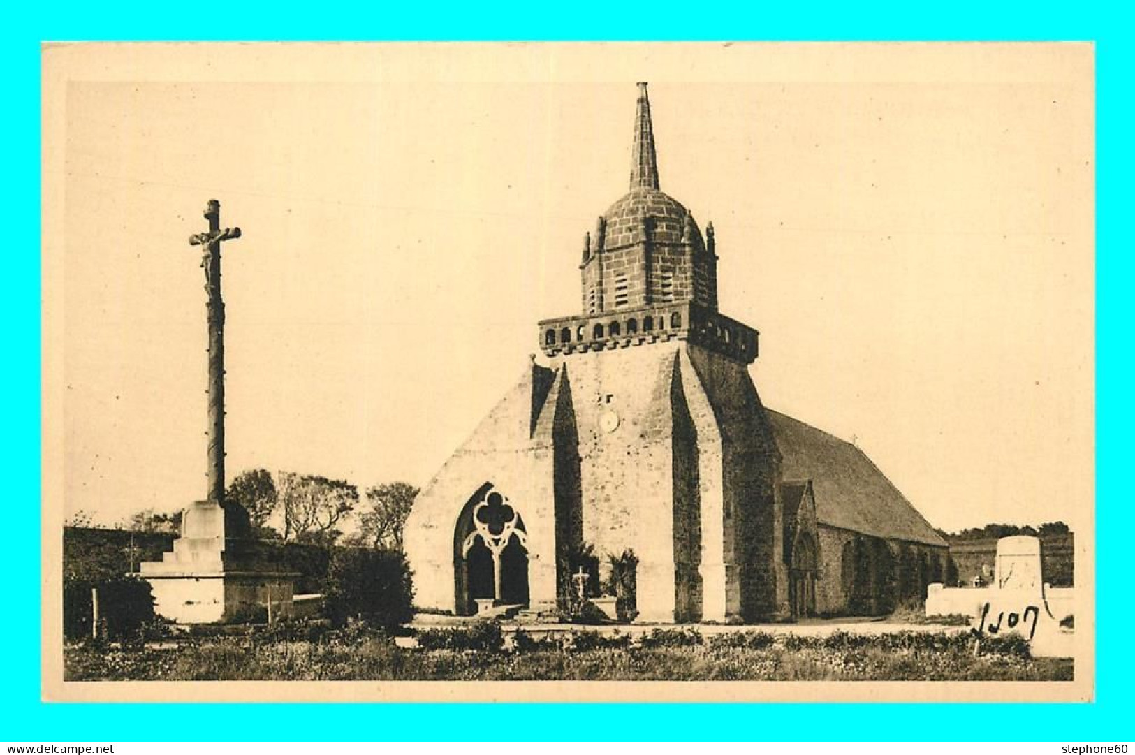 A772 / 277 22 - PERROS GUIREC Église Et Le Calvaire - Perros-Guirec