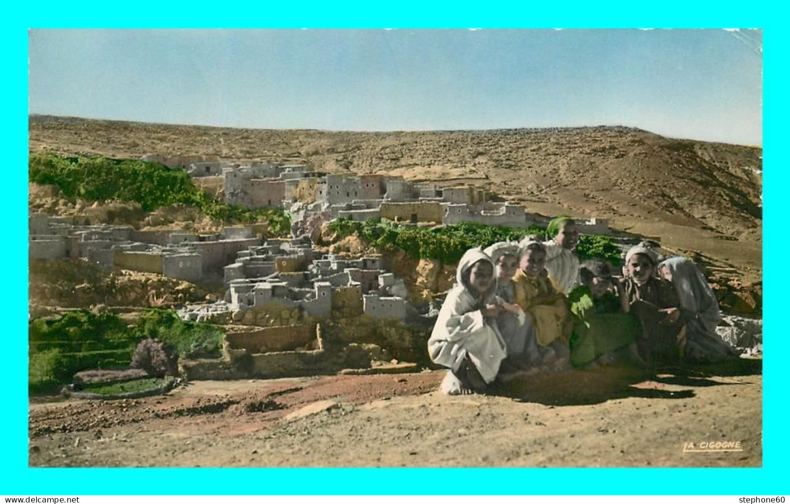 A770 / 241 MAROC Scenes Et Types Village Et Enfants Berberes ( Timbre ) - Altri & Non Classificati