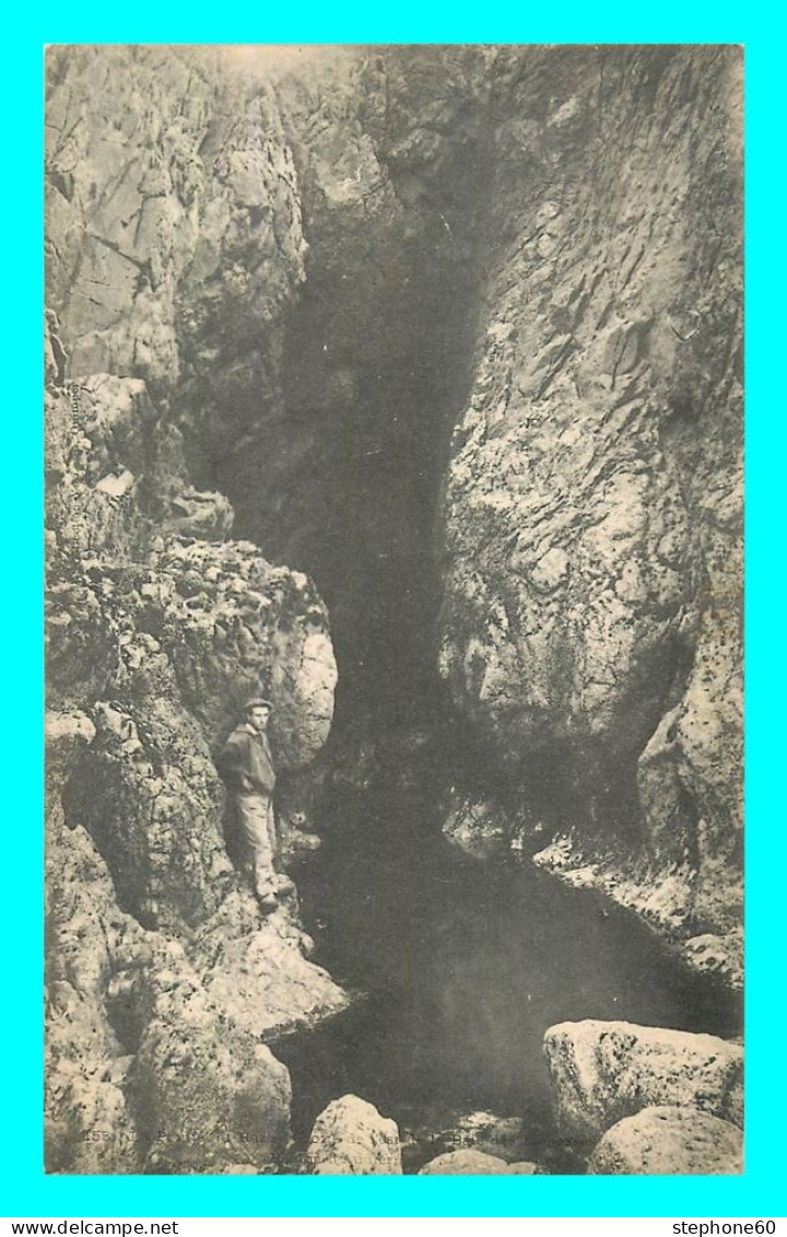 A774 / 647 29 - LA POINTE DU RAZ Grotte De La Baie Des Trépassés - La Pointe Du Raz