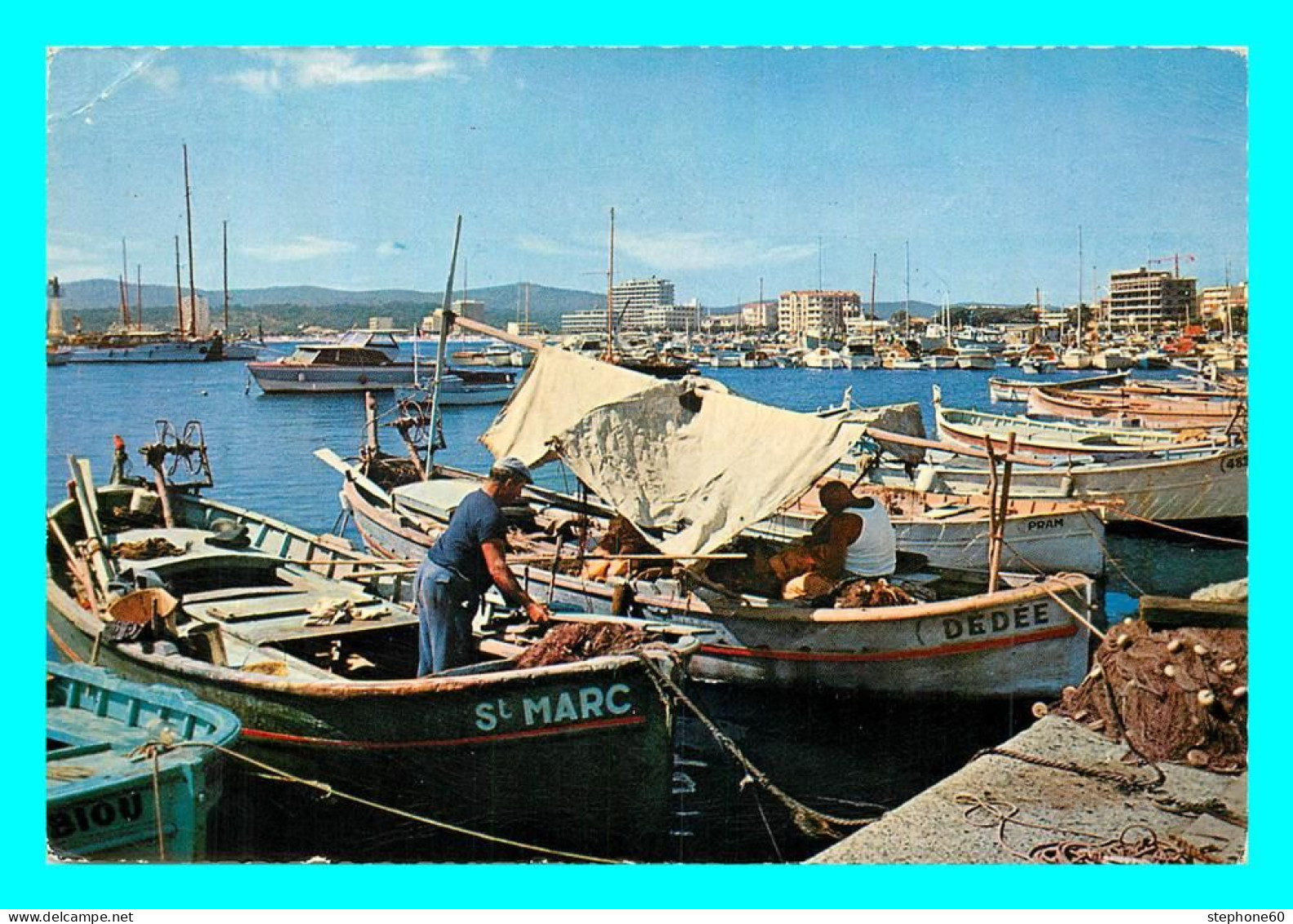 A778 / 151 83 - LE LAVANDOU Vue Générale Et Le Port - Le Lavandou