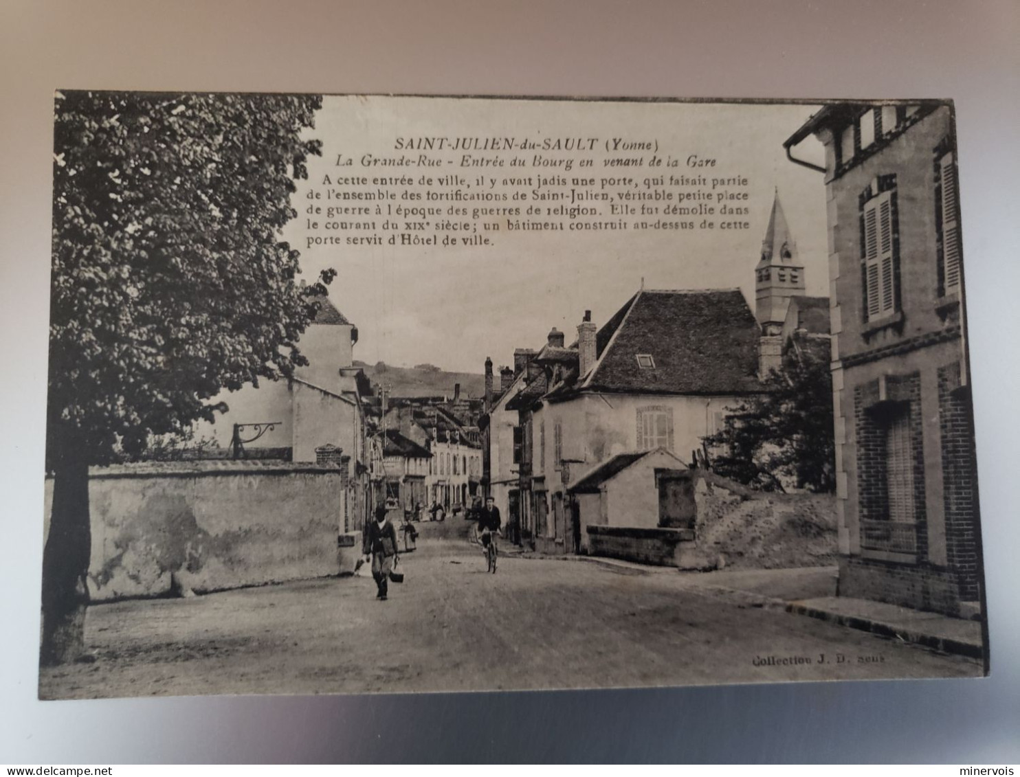 Saint Julien Du Sault - La Grande Rue - Entrée Du Bourg En Venant De La Gare - Saint Julien Du Sault