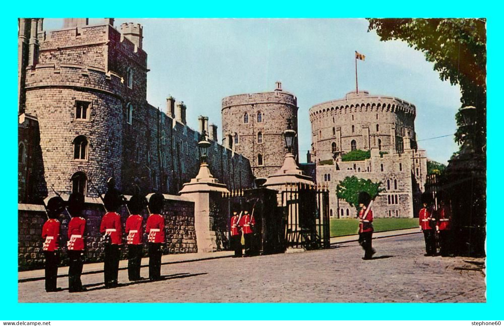 A781 / 319 WINDSOR Castle Changing Of The Guard - Windsor