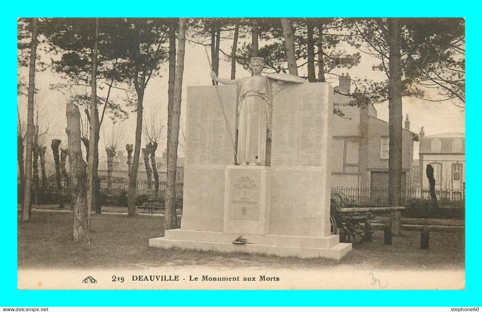 A781 / 231 14 - DEAUVILLE Monument Aux Morts - Deauville