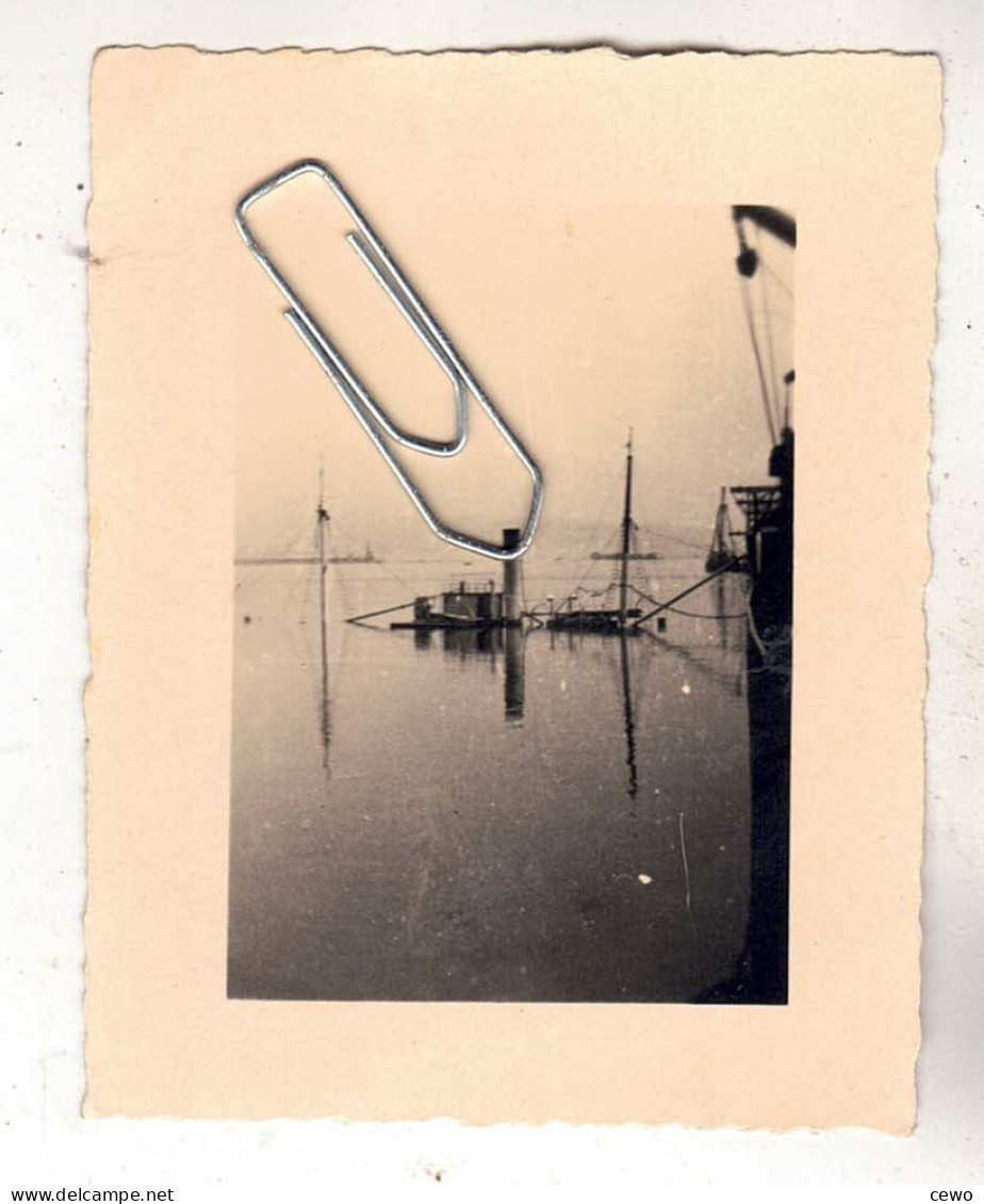 PHOTO NAVIRE ECHOUE PRES DE DUNKERQUE 1940 - Bateaux