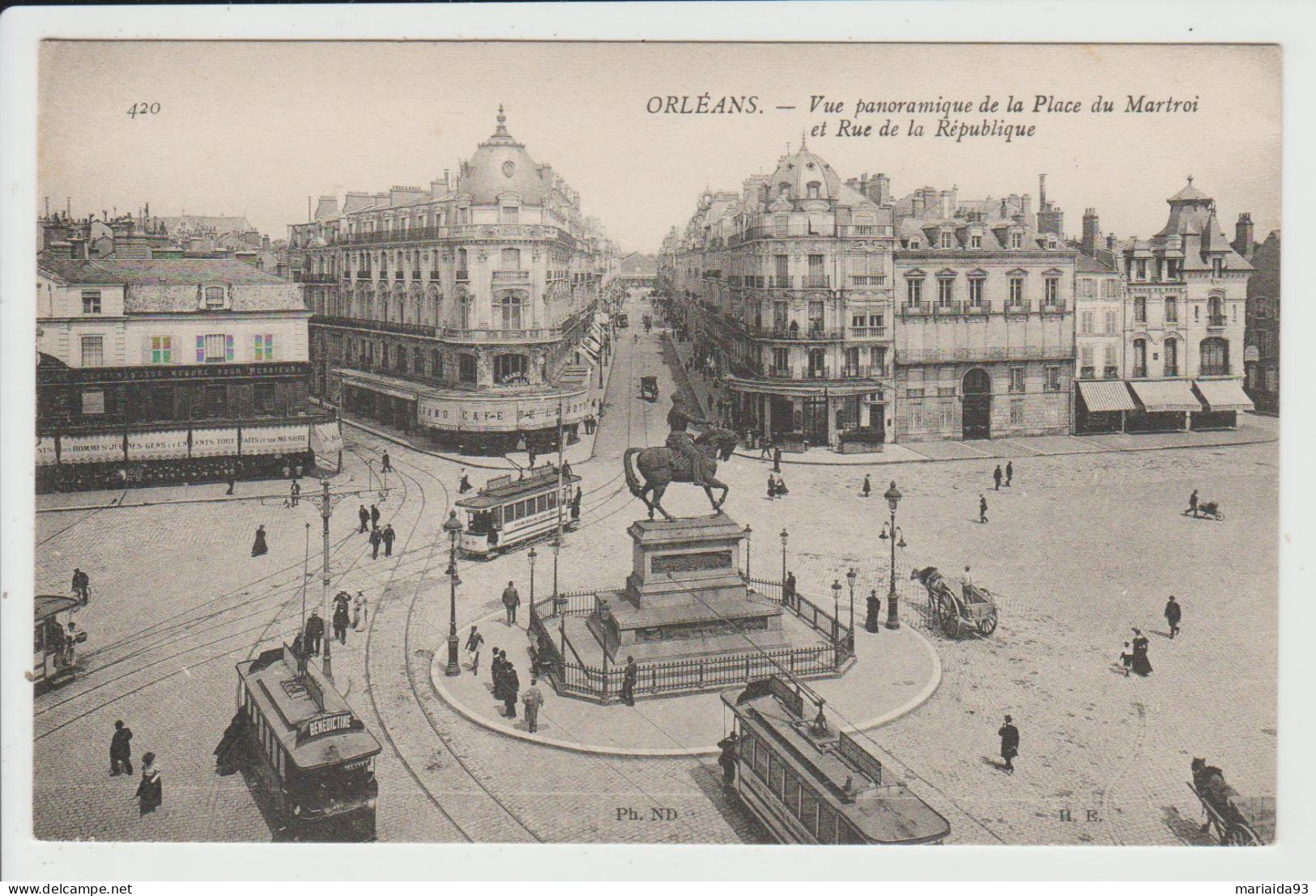 ORLEANS - LOIRET - VUE PANORAMIQUE DE LA PLACE DU MARTROI ET RUE DE LA REPUBLIQUE - Orleans