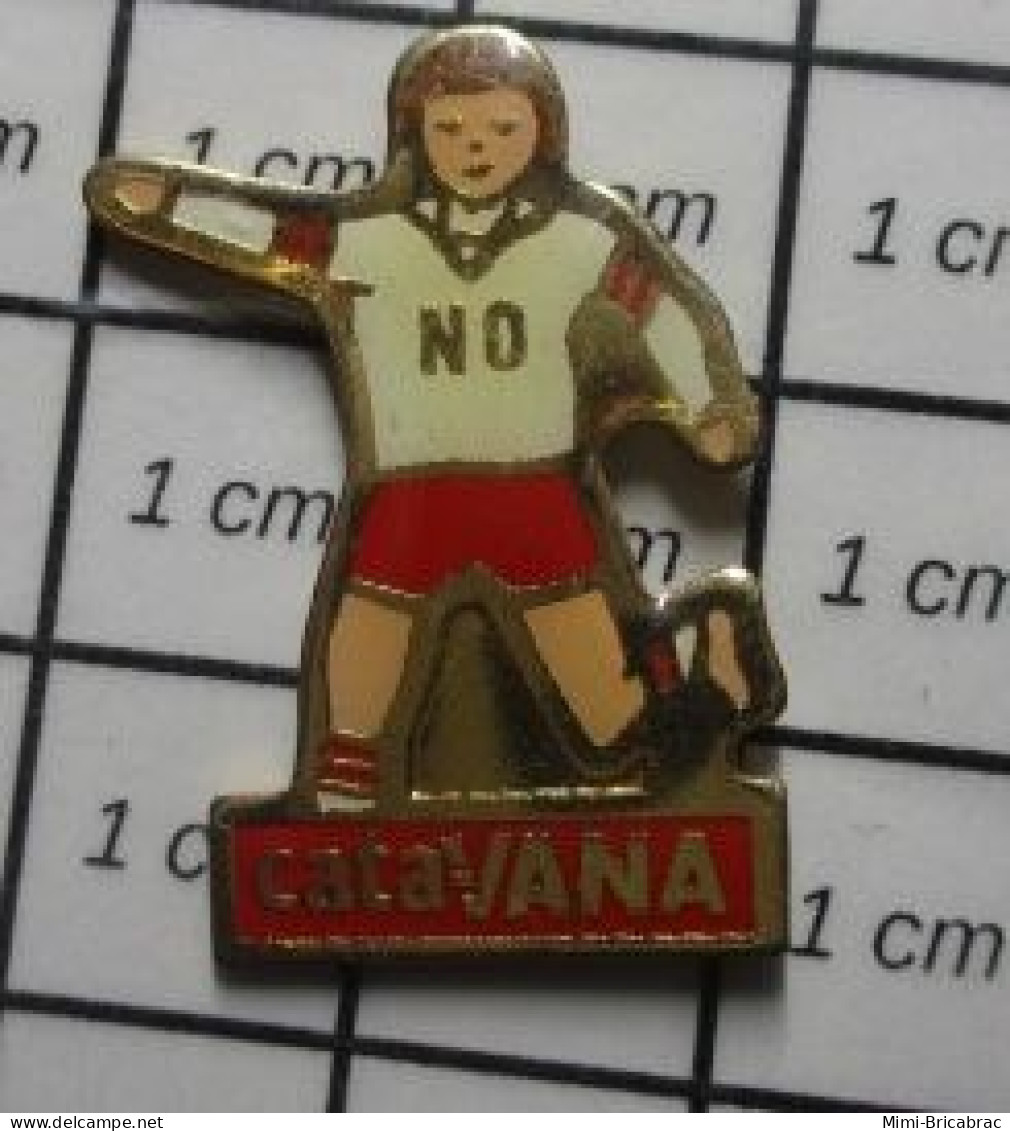 1618A Pin's Pins / Beau Et Rare / SPORTS / FOOTBALL CLUB CORPO ? CATAVANA - Fussball