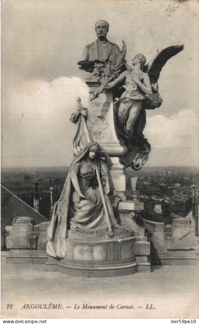 16 ANGOULEME LE MONUMENT DE CARNOT - Angouleme