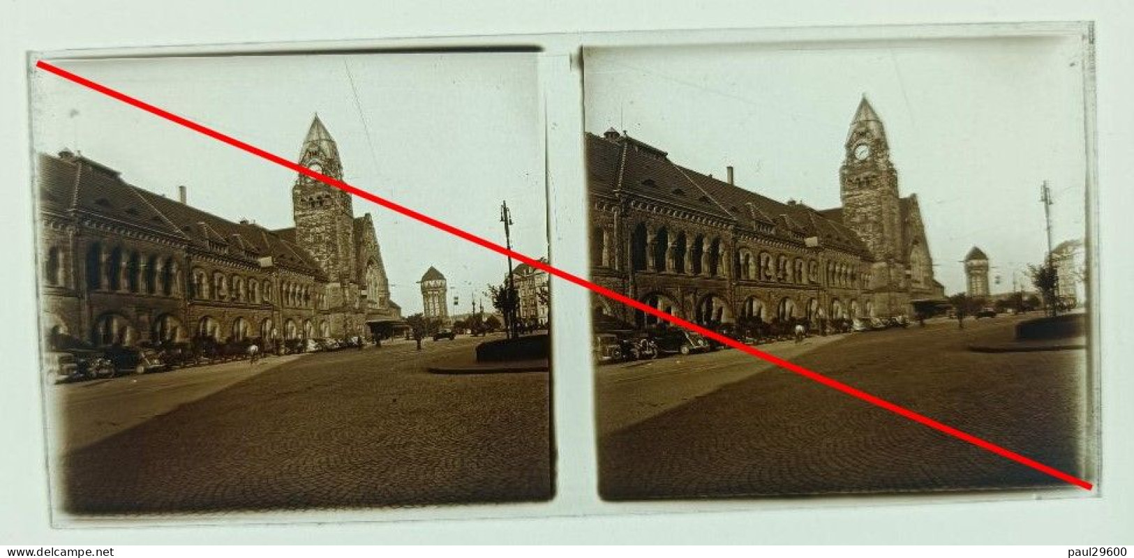 Photo Sur Plaque De Verre, Metz, Façade Gare Centrale, Horloge, Place, Rue, Voitures, Automobiles, Pavées, Années 1930. - Diapositiva Su Vetro