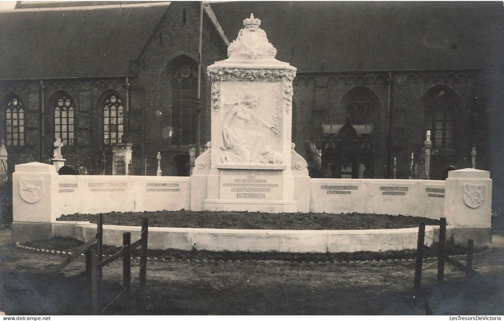 CARTE PHOTO - Le Monument Des Combattants - Carte Postale Ancienne - Photographs