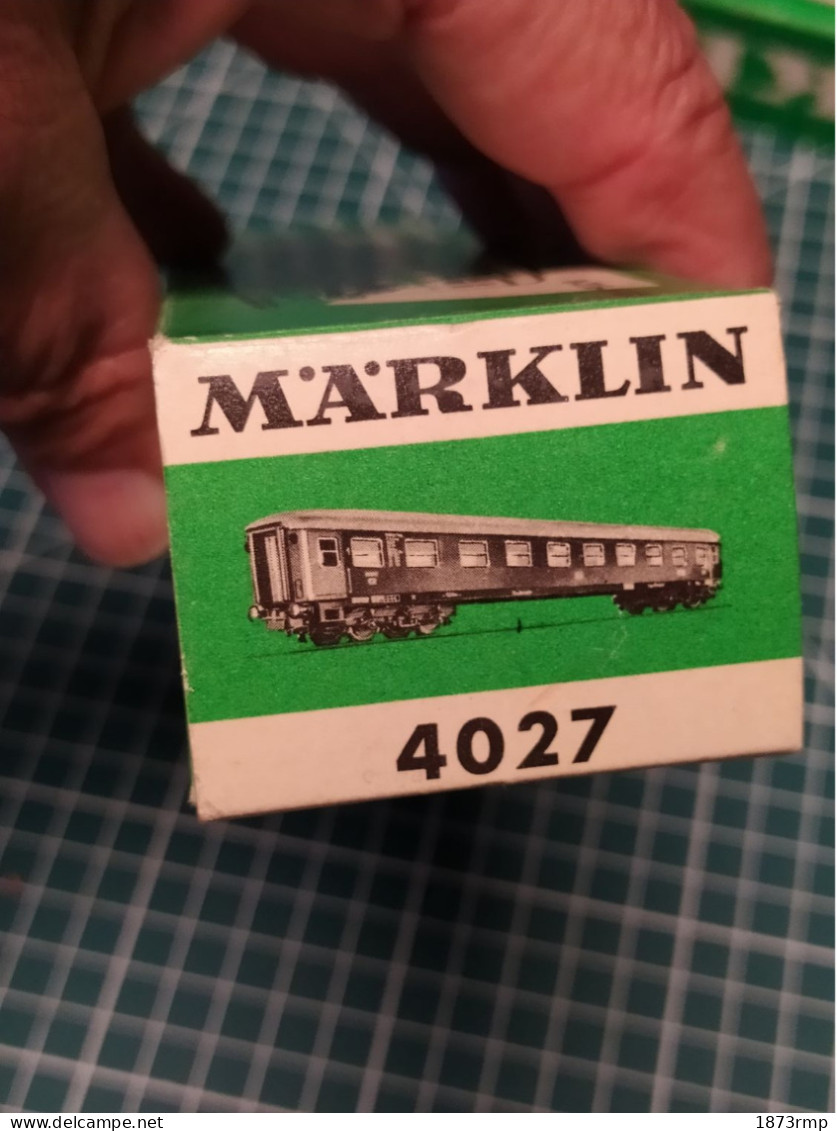 WAGON VOYAGEUR DE MARKLIN HO 4027, Années 60 Vide De Sieges (1) - Passagierwagen