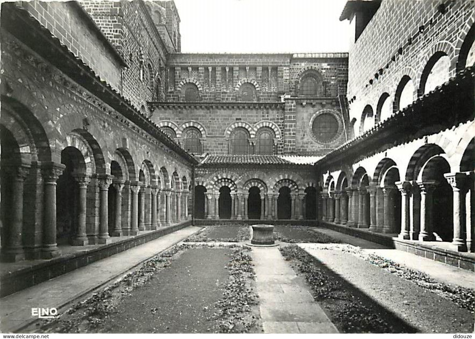 43 - Le Puy En Velay - Ancien Cloître Des Chanoines Notre-Dame Du Puy - Mention Photographie Véritable - Carte Dentelée  - Le Puy En Velay