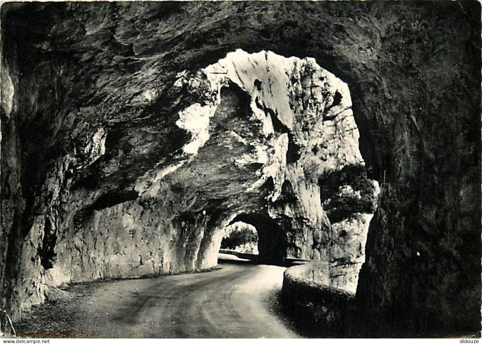 26 - Drome - Vercors - La Route Des Grands Goulets - Les Tunnels - Carte Dentelée - CPSM Grand Format - Voir Scans Recto - Les Grands Goulets