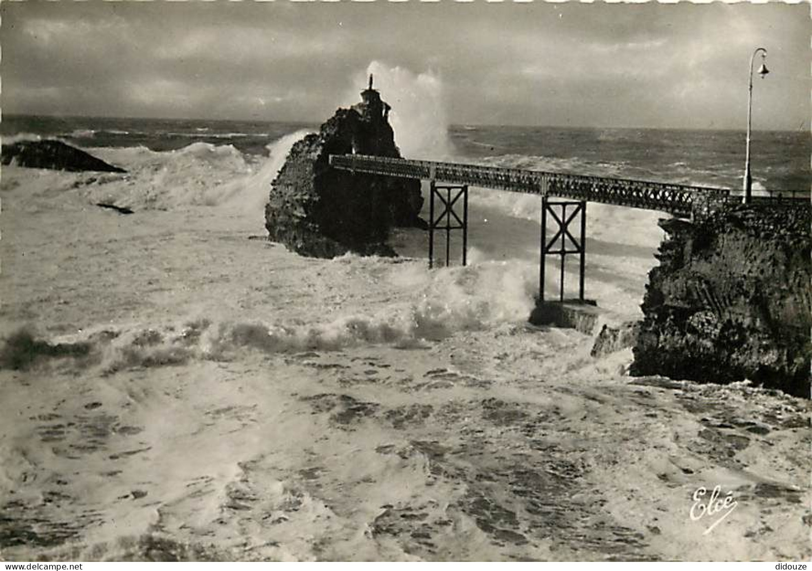 64 - Biarritz - Gros Temps Au Rocher De La Vierge - Effets De Vagues - CPSM Grand Format - Voir Scans Recto-Verso - Biarritz