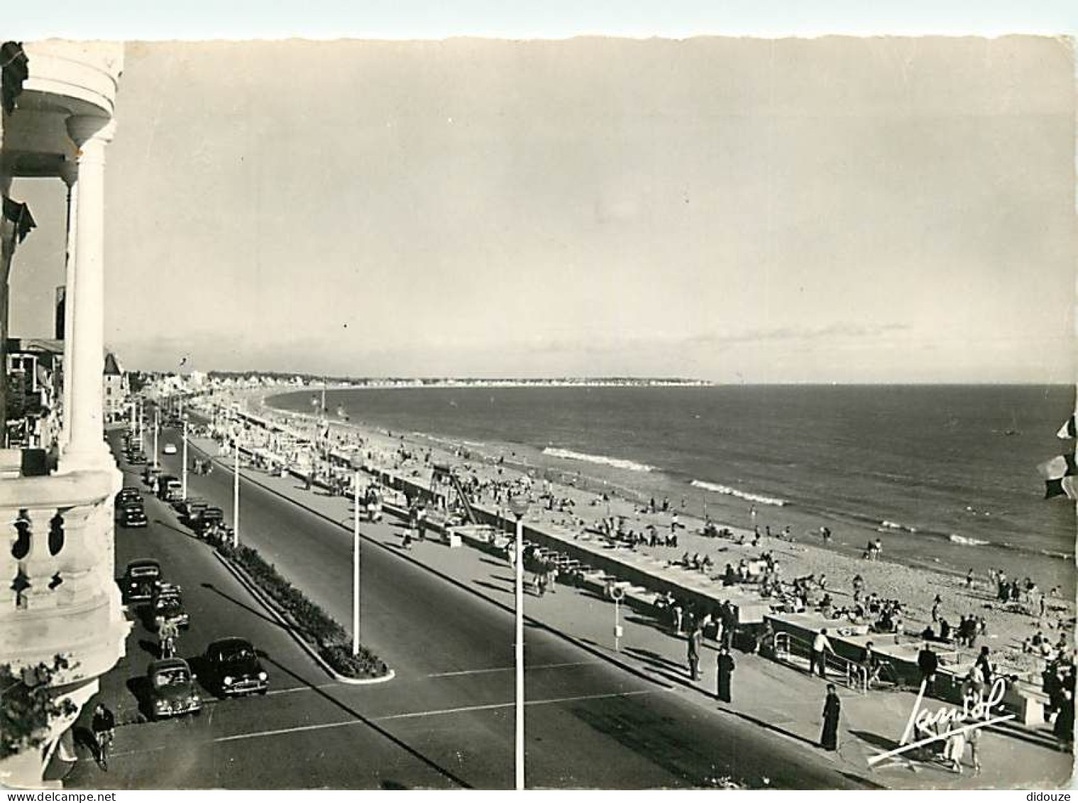 44 - La Baule - La Plage Vers Pornichet - Animée - Automobiles - CPSM Grand Format - Voir Scans Recto-Verso - La Baule-Escoublac