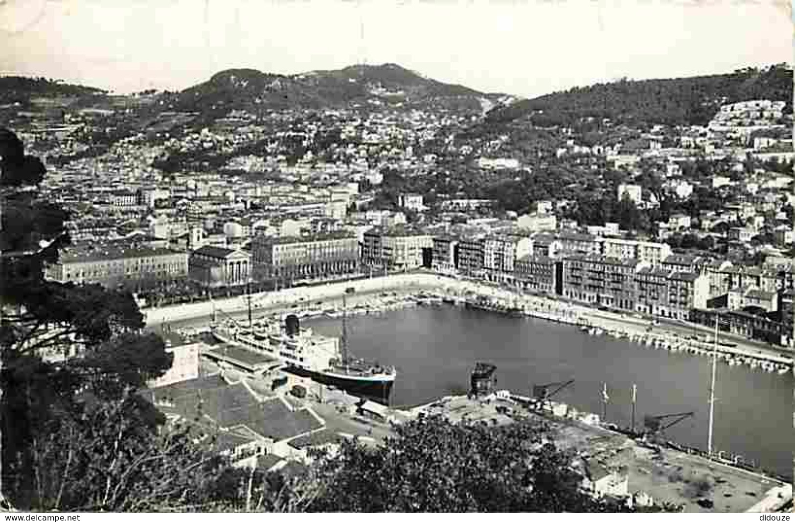 06 - Nice - Le Port Vu Du Château - Bateaux - CPM - Voir Scans Recto-Verso - Navegación - Puerto