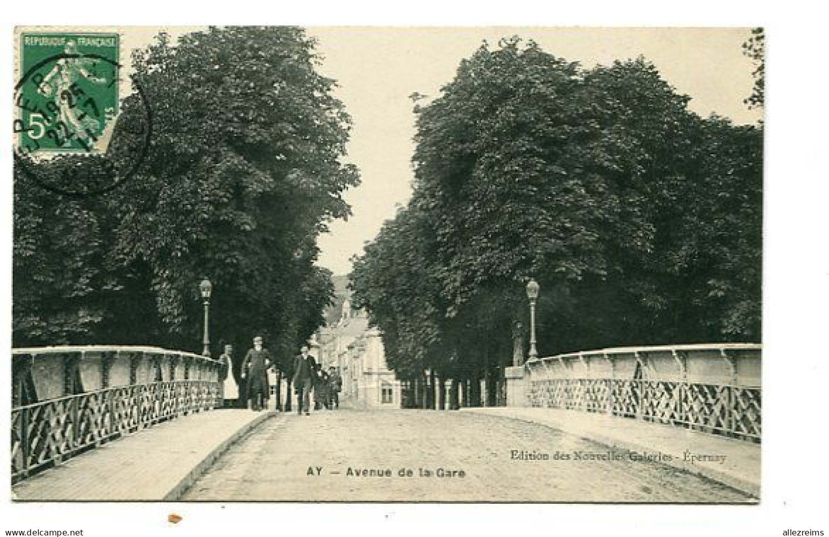 CPA  51 : AY   Avenue De La Gare  Animée   A   VOIR    !!!! - Ay En Champagne