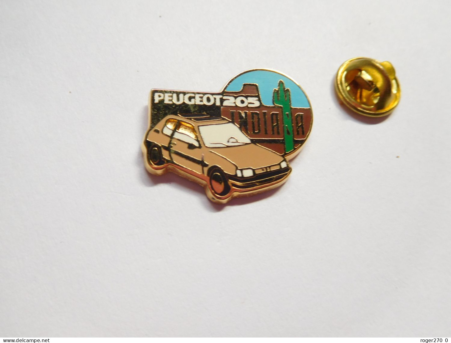 Beau Pin's En Zamac , Auto Peugeot 205 Indiana , Signé Hélium - Peugeot